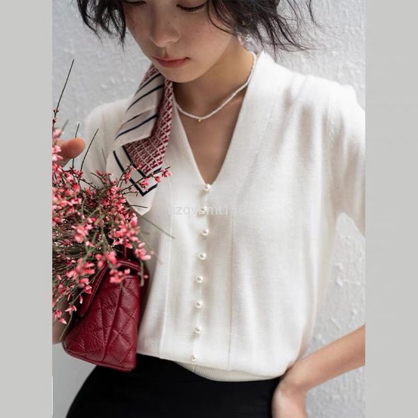 women's sweaters summer pure wool hepburn temperament french pearl button knitted short sleeve v-neck five sleeve t-shirt women, White;black
women's sweaters summer pure wool hepburn temperament french pearl button knitted short sleeve v-neck five sleeve t-shirt women, White;black