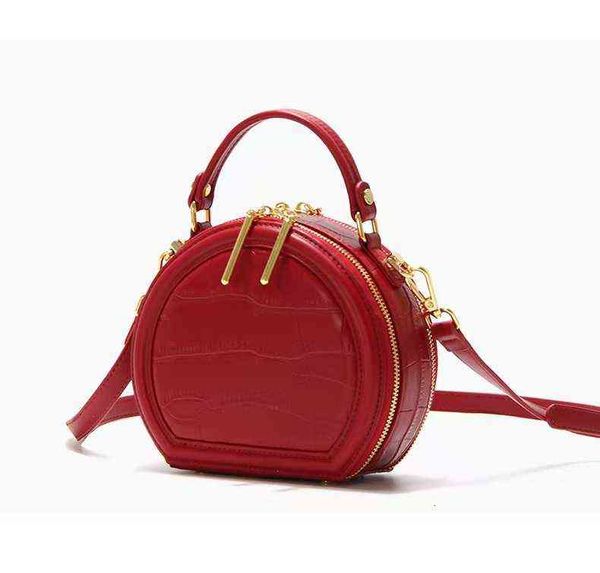 designers bags guangzhou quality women's bag 2022 autumn and winter high sense small round pattern portable single shoulder messenger b
designers bags guangzhou quality women's bag 2022 autumn and winter high sense small round pattern portable single shoulder messenger b
