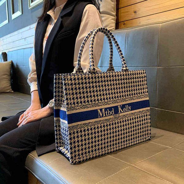 leather women's bag fashion thousand bird pattern tote foreign style open handbag trend
leather women's bag fashion thousand bird pattern tote foreign style open handbag trend