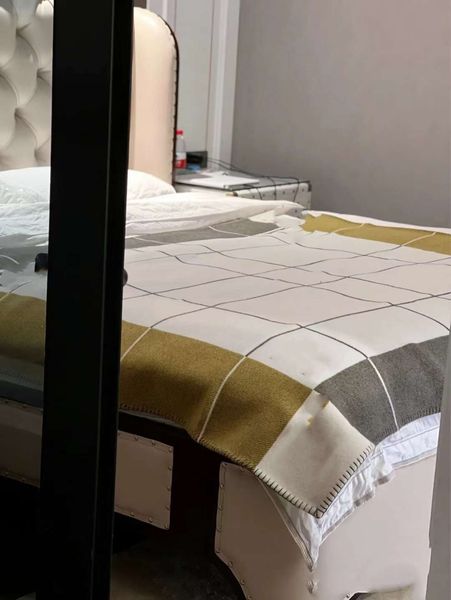 thick new yellow blankets black red gray yellow big size 145*175cm h good quailty brand blanket wool
thick new yellow blankets black red gray yellow big size 145*175cm h good quailty brand blanket wool