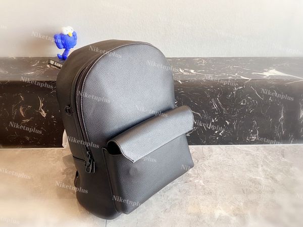 m57079 men aerogram backpack bag black grained calf leather bags signature metal initials luxury original cow leather travel satchel designe
m57079 men aerogram backpack bag black grained calf leather bags signature metal initials luxury original cow leather travel satchel designe