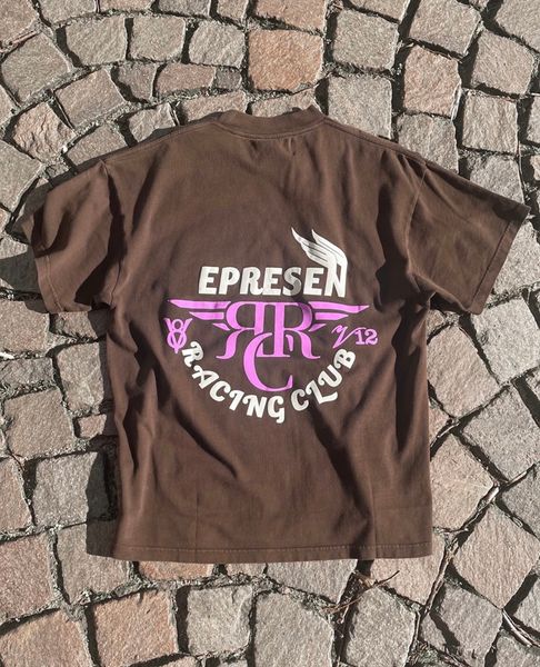 22ss europe uk london racing puff print vintage t shirt high street tee spring summer hip hop skateboard men women tshirt, White;black
22ss europe uk london racing puff print vintage t shirt high street tee spring summer hip hop skateboard men women tshirt, White;black
