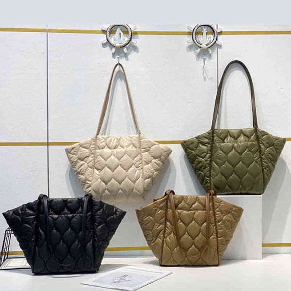 evening bags large stuffing cotton women shoulder designer padded tote brand space women s handbag nylon quilted shopper purse winter 220507
evening bags large stuffing cotton women shoulder designer padded tote brand space women s handbag nylon quilted shopper purse winter 220507
