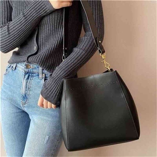 women's french official genuine m k ii large capacity bucket 2021 new leather designer handbags tote blue shoulder bags women vintage
women's french official genuine m k ii large capacity bucket 2021 new leather designer handbags tote blue shoulder bags women vintage