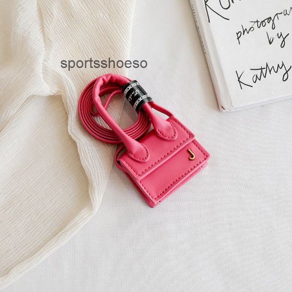 designer jacquembag luxury handbag catwalk mini accessories small bag women 2022 versatile messenger bag ins women's fashion single sho
designer jacquembag luxury handbag catwalk mini accessories small bag women 2022 versatile messenger bag ins women's fashion single sho