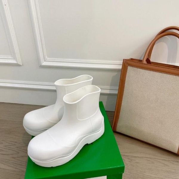 2022 classics fashion puddle women designer short boots light waterproof casual shoes genuine rubber oversized sole various colors boots, Black
2022 classics fashion puddle women designer short boots light waterproof casual shoes genuine rubber oversized sole various colors boots, Black