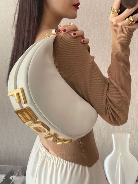 2022 new women's bag handbag fashion letter personality chain diagonal designer crossbody bags for woman
2022 new women's bag handbag fashion letter personality chain diagonal designer crossbody bags for woman
