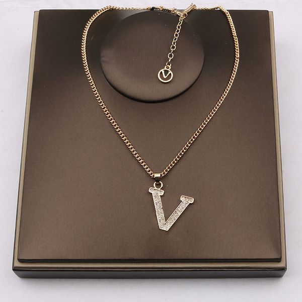 designer letter l necklace gold silver pendant necklaces crystal jewelry for women sweater chain party lovers gift accessories
designer letter l necklace gold silver pendant necklaces crystal jewelry for women sweater chain party lovers gift accessories