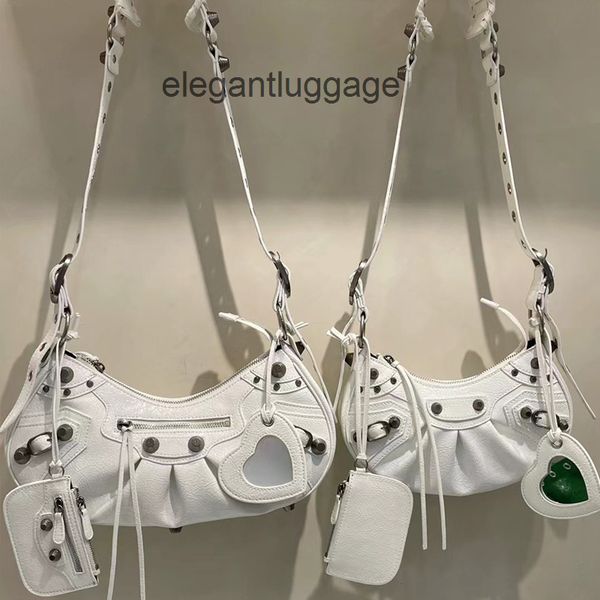 designer bags balencaigass's b home le cagole leather women's 2022 locomotive one fold armpit single shoulder messenger bag 73h6
designer bags balencaigass's b home le cagole leather women's 2022 locomotive one fold armpit single shoulder messenger bag 73h6