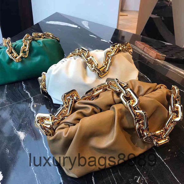 designer handbags womens venetas bottegas clip leather fashion thick chain cloud bag soft waxy wrinkled dumpling portable shoulder l6c5
designer handbags womens venetas bottegas clip leather fashion thick chain cloud bag soft waxy wrinkled dumpling portable shoulder l6c5