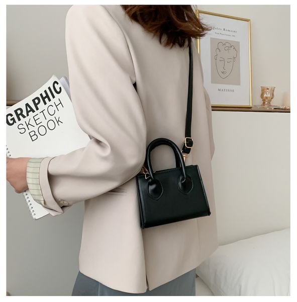 ladies shoulder bags crossbody sacoche snapsmini pochette pouch nice bb 2022 new woman, Red;black
ladies shoulder bags crossbody sacoche snapsmini pochette pouch nice bb 2022 new woman, Red;black