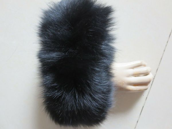 woman' fashion fox fur gloves cuffs sleeves a pair of black for coat accessories, Blue;gray
woman' fashion fox fur gloves cuffs sleeves a pair of black for coat accessories, Blue;gray