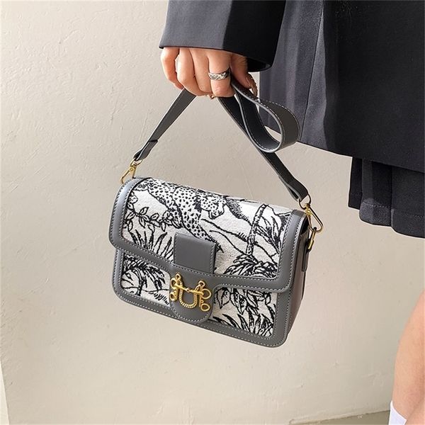 design sense fashion armpit women's trendy one messenger high sense small square purses outlet online
design sense fashion armpit women's trendy one messenger high sense small square purses outlet online