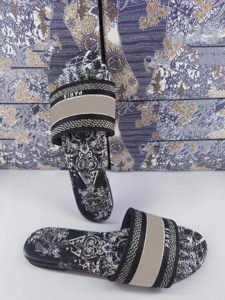2022 paris dies designer shoes 2022 womens paris sandals slippers embroidered floral dways brocade girls beach flip flops flat summer luxury, Black
2022 paris dies designer shoes 2022 womens paris sandals slippers embroidered floral dways brocade girls beach flip flops flat summer luxury, Black