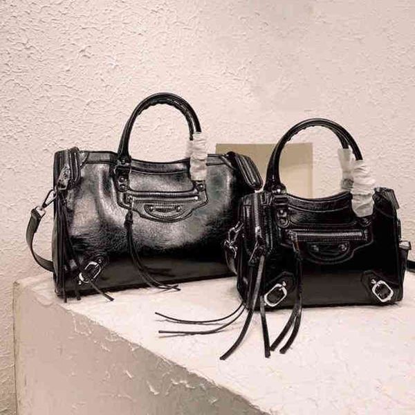 classic city handbag handle tote bag women designer luxury motorcycle shoulder bagss crossbody large capacity metal buckle packs 220315
classic city handbag handle tote bag women designer luxury motorcycle shoulder bagss crossbody large capacity metal buckle packs 220315