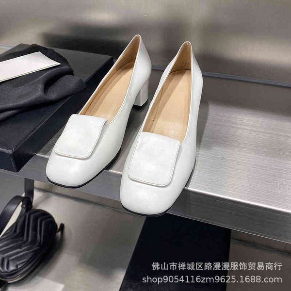 dress shoes xiaoxiang vintage series granny shoes metal buckle french square head thick heel shallow mouth medieval high single, Black
dress shoes xiaoxiang vintage series granny shoes metal buckle french square head thick heel shallow mouth medieval high single, Black