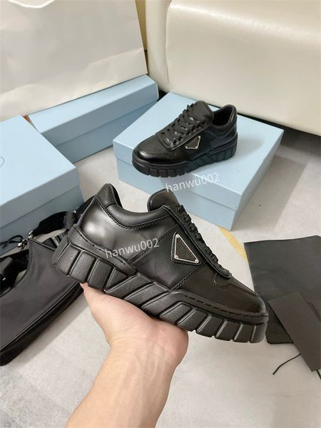 2022 boots mens womens casual shoes sneakers fashion leather size35-45, Black
2022 boots mens womens casual shoes sneakers fashion leather size35-45, Black
