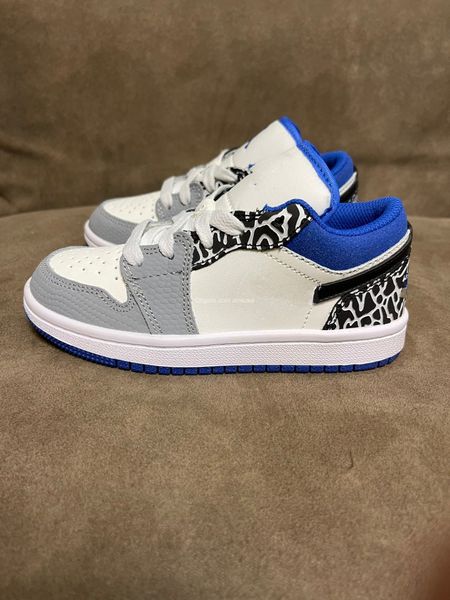 kids 1 1s low se true blue dq2514-140 toddler boys girls enfant children basket sneakers size us 8c-3y 24-35, Black
kids 1 1s low se true blue dq2514-140 toddler boys girls enfant children basket sneakers size us 8c-3y 24-35, Black