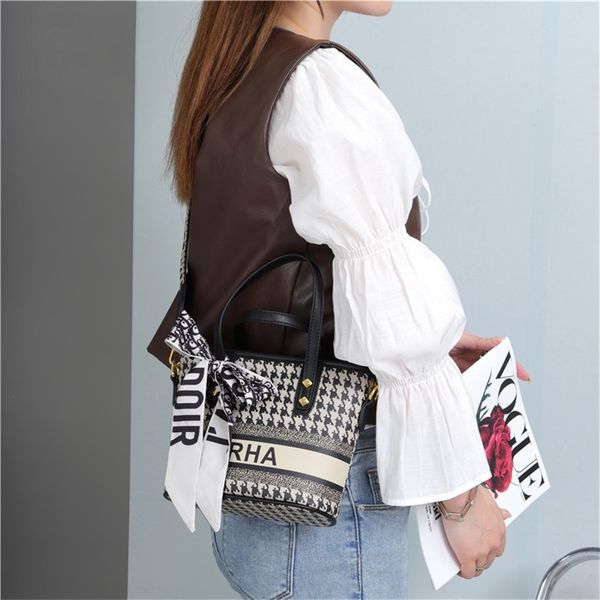 silk scarf tote trend single fashion messenger versatile women's small 55% off holesale store
silk scarf tote trend single fashion messenger versatile women's small 55% off holesale store