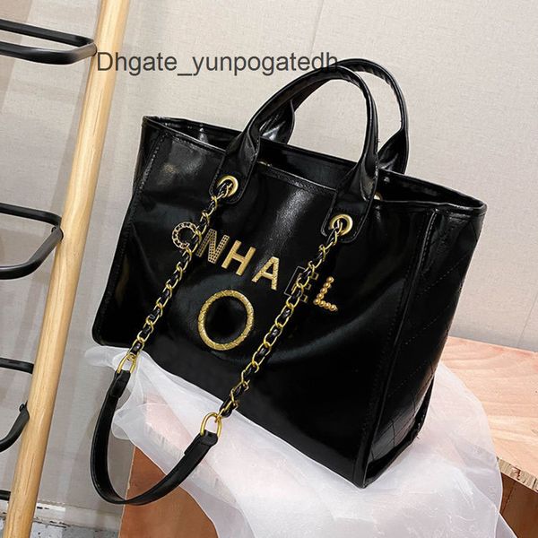 designer luxury classic handbags women's beach bags brand ch metal badge tote bag small mini evening handbag female capacity large leat, Black;red
designer luxury classic handbags women's beach bags brand ch metal badge tote bag small mini evening handbag female capacity large leat, Black;red