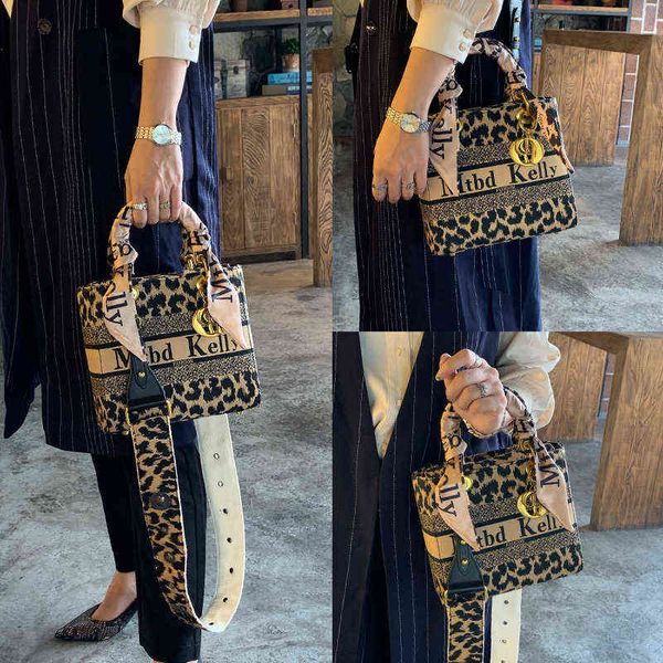 factory online export designer tide brand ladies bag design leather women's new fashion print light luxury single shoulder princess of
factory online export designer tide brand ladies bag design leather women's new fashion print light luxury single shoulder princess of