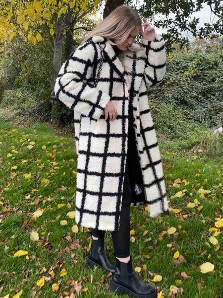 2022 autumn/winter women warm plaid lamb wool coat fashion long sleeve lapel single breasted female mid length coat l220714, White;black
2022 autumn/winter women warm plaid lamb wool coat fashion long sleeve lapel single breasted female mid length coat l220714, White;black