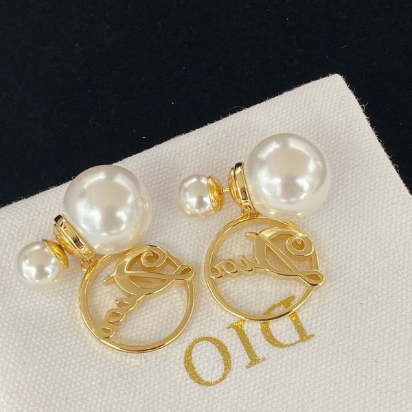 factory retail and wholesale dijia new letter pearl earrings female d-house temperament brass earrings, Golden
factory retail and wholesale dijia new letter pearl earrings female d-house temperament brass earrings, Golden