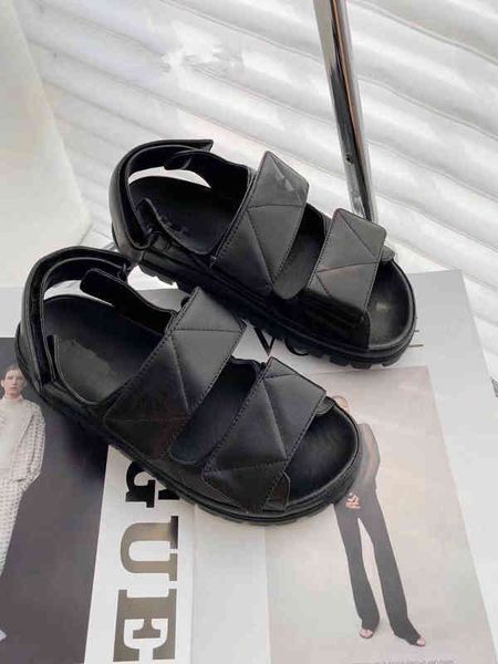 2022 p sandals women's thick heel gear thick bottom casual roman muffin sandals beach shoes, Black
2022 p sandals women's thick heel gear thick bottom casual roman muffin sandals beach shoes, Black