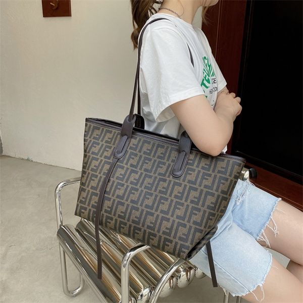 30 off large capacity bag womens new fashion net red foreign style armpit single shoulder tote bag
30 off large capacity bag womens new fashion net red foreign style armpit single shoulder tote bag