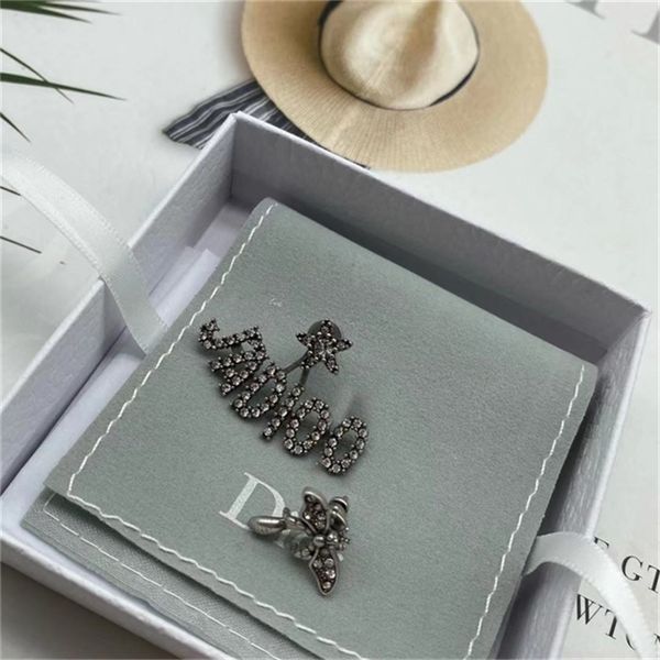 2022 20% off designer jewelry di d family bee star pearl diamond inlaid asymmetric female minority temperament net red earrings female, Golden
2022 20% off designer jewelry di d family bee star pearl diamond inlaid asymmetric female minority temperament net red earrings female, Golden