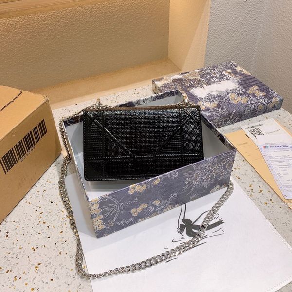 luxurious style designer shield bags fashion women shoulder hign quality genuine leather crossbody
luxurious style designer shield bags fashion women shoulder hign quality genuine leather crossbody
