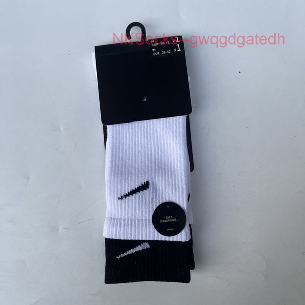 men classic fashion socks hook brand color stitched men's women's long tube sports training sock street couple middle tubes luxury, Black
men classic fashion socks hook brand color stitched men's women's long tube sports training sock street couple middle tubes luxury, Black