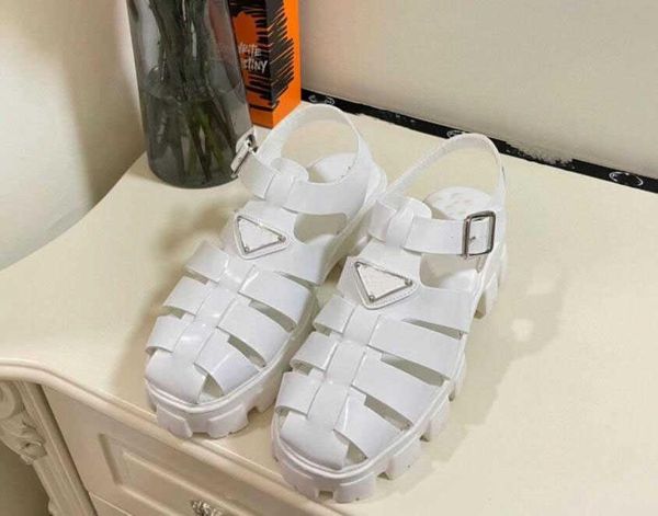 foam rubber sandals shoes retro beach footwear upper with metal triangle buckle slippers sandal loafers muller shoes heat-sealed crystal xps, Black
foam rubber sandals shoes retro beach footwear upper with metal triangle buckle slippers sandal loafers muller shoes heat-sealed crystal xps, Black