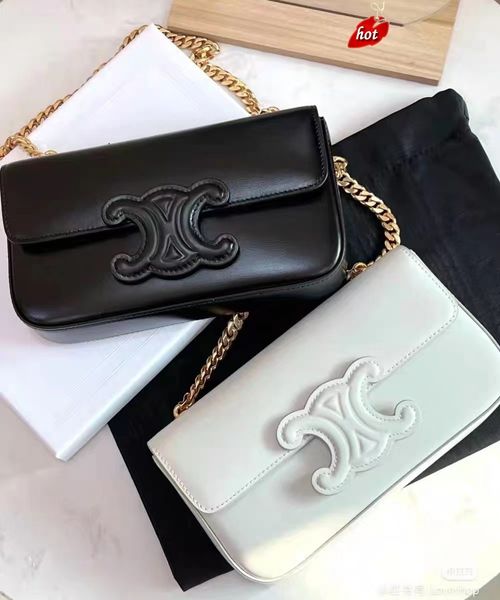 factory online export designer brand bag handbag 2022 new triumphal underarm chain with leather buckle small square women's
factory online export designer brand bag handbag 2022 new triumphal underarm chain with leather buckle small square women's