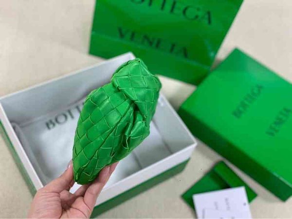 venetas designer handbags bottegas 2022mini wholesale bag woven dumpling pillow knot leather hand armpit women utc9 x46i
venetas designer handbags bottegas 2022mini wholesale bag woven dumpling pillow knot leather hand armpit women utc9 x46i