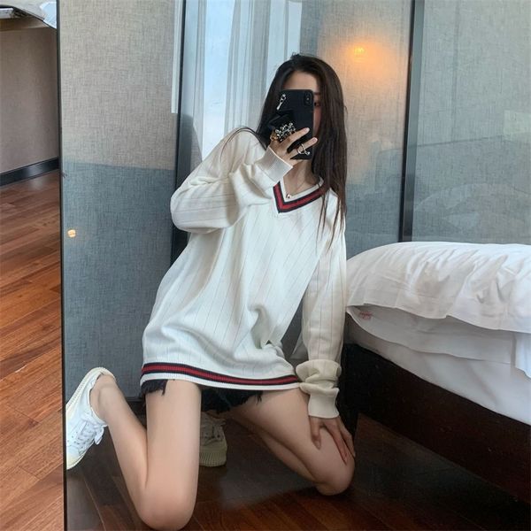 52% off 2022 summer trendy men's and women's clothing family early autumn new loose contrast color v-neck sweater design sense cas, White;black
52% off 2022 summer trendy men's and women's clothing family early autumn new loose contrast color v-neck sweater design sense cas, White;black