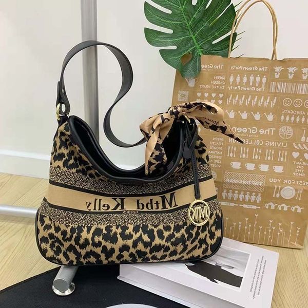designer bags leopard female 2022 new tot large capacity one shoulder fashion letter messenger medieval two-piece shopping
designer bags leopard female 2022 new tot large capacity one shoulder fashion letter messenger medieval two-piece shopping