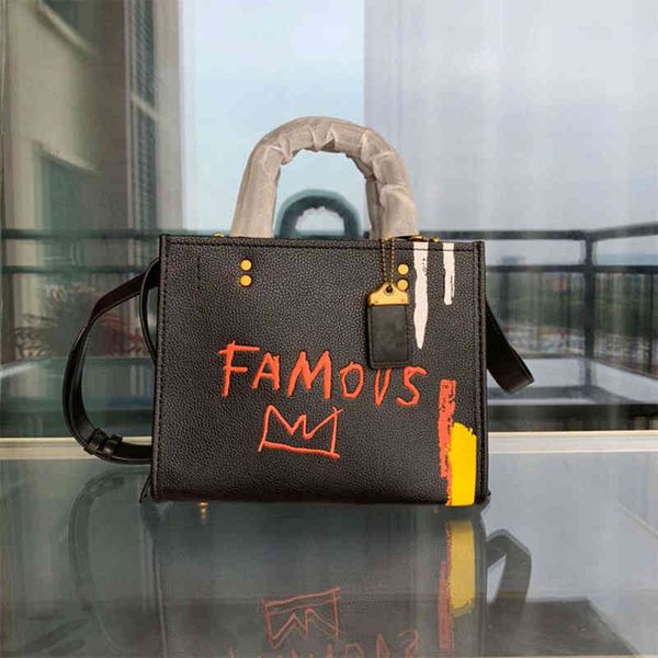 5a+designer the new rogue25 graffiti tote bags 1941 series single shoulder hand senior feeling restoring ancient ways leather handbag luxu
5a+designer the new rogue25 graffiti tote bags 1941 series single shoulder hand senior feeling restoring ancient ways leather handbag luxu