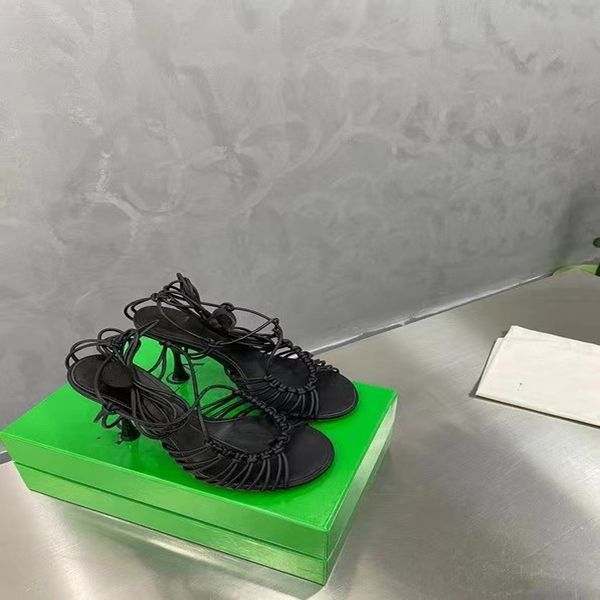2022 new summer fashion design woven bottega veneta transparent strange high heels women's open toe shoes baodiejia designer high heels, Black
2022 new summer fashion design woven bottega veneta transparent strange high heels women's open toe shoes baodiejia designer high heels, Black