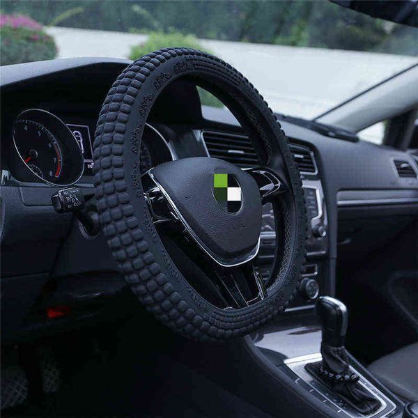 1pc silicone car steering handle cover wear resistant anti slip tire tread four seasons universal steering wheel cover y220422
1pc silicone car steering handle cover wear resistant anti slip tire tread four seasons universal steering wheel cover y220422