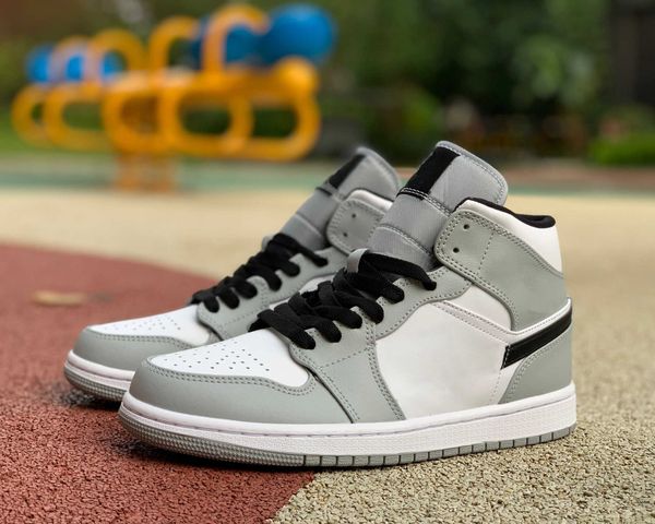 jumpman 1 mid baskebtall shoes 1s light smoke grey women fashion trainers sneakers sports come with box
jumpman 1 mid baskebtall shoes 1s light smoke grey women fashion trainers sneakers sports come with box
