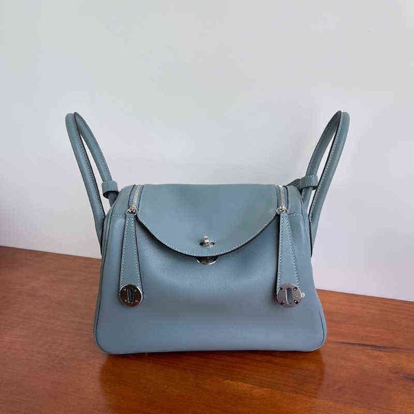 herme ymo designer semi manual wax thread sewing swift plain cowhide lindys26cm lindys bag leather one shoulder women's bag
herme ymo designer semi manual wax thread sewing swift plain cowhide lindys26cm lindys bag leather one shoulder women's bag