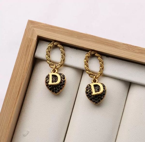 fashion brand designer inlay black crystal rhinestone letter stud earrings luxury womens 18k gold plated geometric heart womens wedding part, Golden;silver
fashion brand designer inlay black crystal rhinestone letter stud earrings luxury womens 18k gold plated geometric heart womens wedding part, Golden;silver