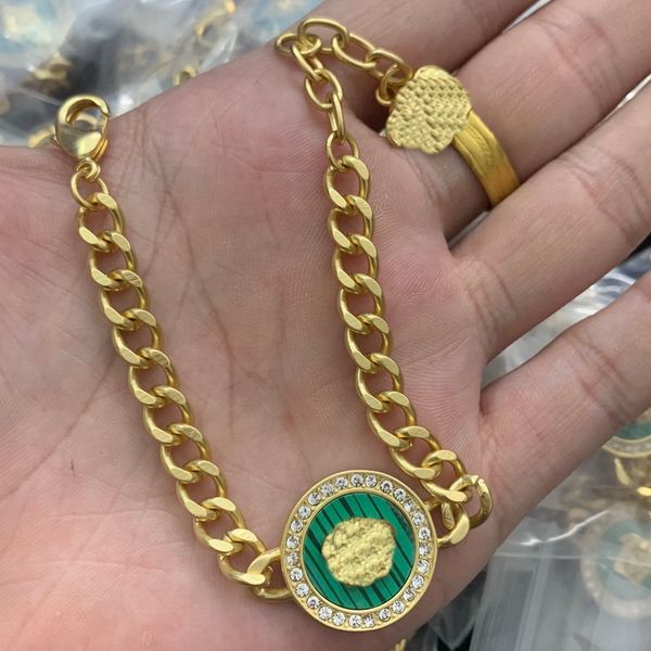 fashion new designed pendant hollow out greca grecamania women's chain necklace banshee medusa head portrait 18k gold plated ladies nec, Silver
fashion new designed pendant hollow out greca grecamania women's chain necklace banshee medusa head portrait 18k gold plated ladies nec, Silver