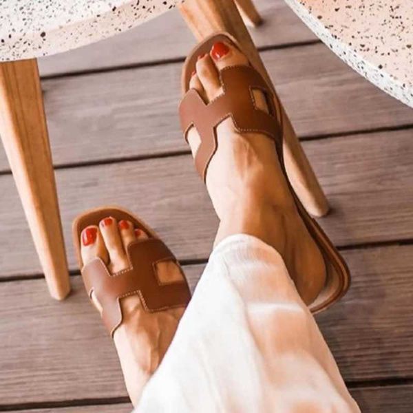 famous brand beach slippers classic flat heel summer designer fashion flops leather lady slides women shoes l bath ladies sandals, Black
famous brand beach slippers classic flat heel summer designer fashion flops leather lady slides women shoes l bath ladies sandals, Black