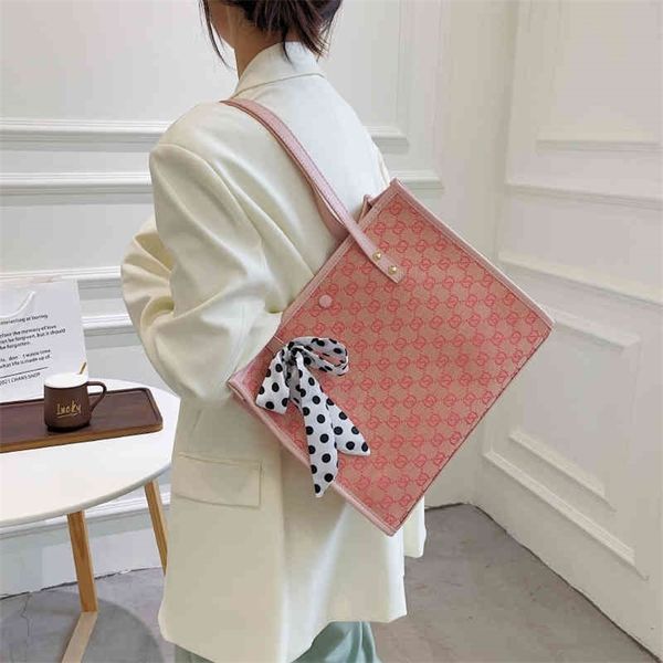 70% off up on clearance fashion portable shoulder bag trend printed silk scarf decorative tote bag 
70% off up on clearance fashion portable shoulder bag trend printed silk scarf decorative tote bag