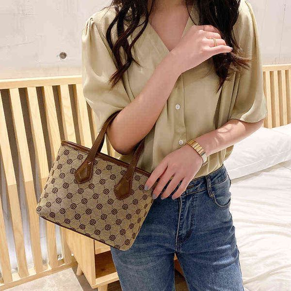 portable bag texture mini fashion 2022 korean women's advanced sense single shoulder menger commuter
portable bag texture mini fashion 2022 korean women's advanced sense single shoulder menger commuter