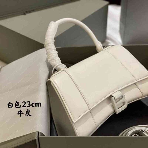 bags balenciga correct high luxurys hand bags version word leather cowhide plain messenger retro fashion bag
bags balenciga correct high luxurys hand bags version word leather cowhide plain messenger retro fashion bag