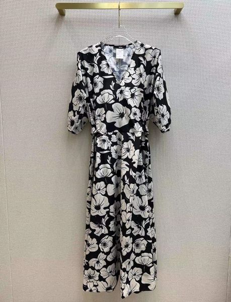 milan runway dresses 2022 summer autumn v neck take a holiday women's designer dress brand same style clothing 0618-6, Black
milan runway dresses 2022 summer autumn v neck take a holiday women's designer dress brand same style clothing 0618-6, Black