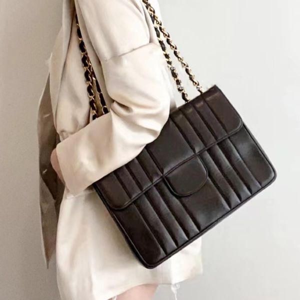 genuine leather shoulder bag women crossbody bag luxury designer fashion black handbag large capacity card pockets handbags big bags chain c
genuine leather shoulder bag women crossbody bag luxury designer fashion black handbag large capacity card pockets handbags big bags chain c